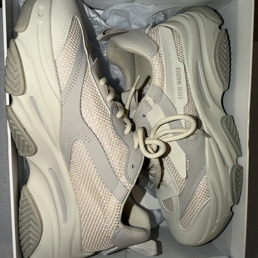 NEW Steve Madden 11 M Women's Possession‎ Sneaker Taupe/Suede IN BOX
